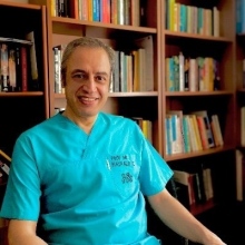 Prof. Dr. Cüneyt Kayaalp fotoğraf 1