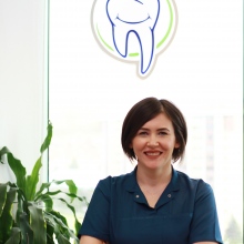 Dr. Dt. Nezate Dadakoğlu fotoğraf 1