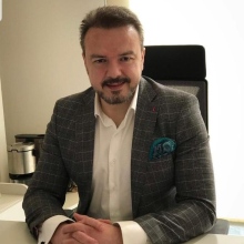 Op. Dr. Kadir Çolakoğlu