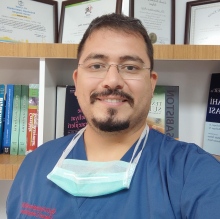 Op. Dr. Abdurrahman Akay