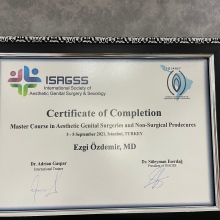 Op. Dr. Ezgi Özdemir fotoğraf 1