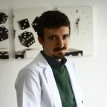 Dt. Özgür Efe Özdemir