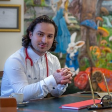 Uzm. Dr. Engin Arı