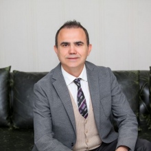 Op. Dr. Hakan Yüzer