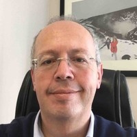 Prof. Dr. İzzet Fresko fotoğraf 1