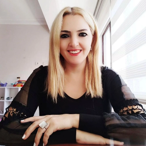 Aile Danışmanı Selda Bekil