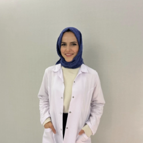 Dt. Beyza Öz