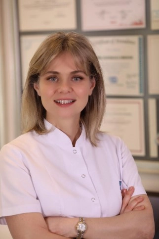 Dr. Dt. Ebru Çetinkaya Tokmak