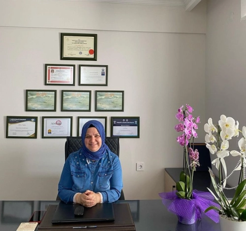 Dr. Esma Rona
