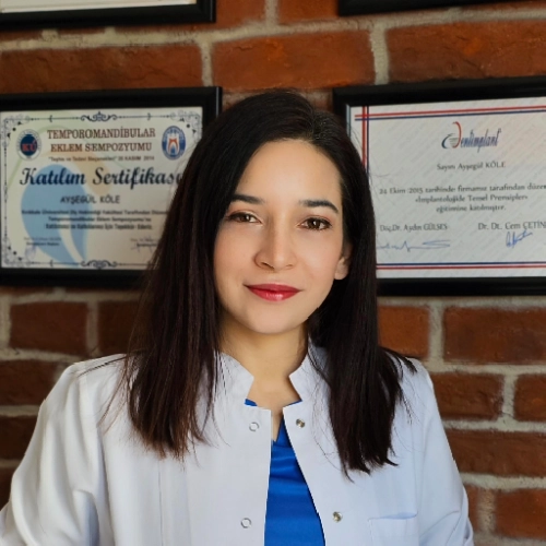 Dt. Ayşegül Köle