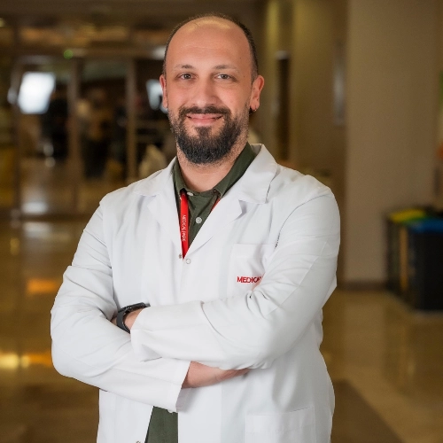 Uzm. Dr. Mert Aker