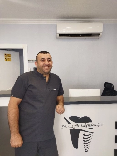 Dt. Özgür İskenderoğlu