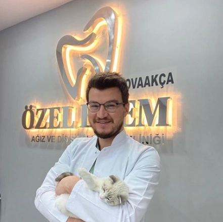 Dt. Tayfun Esen